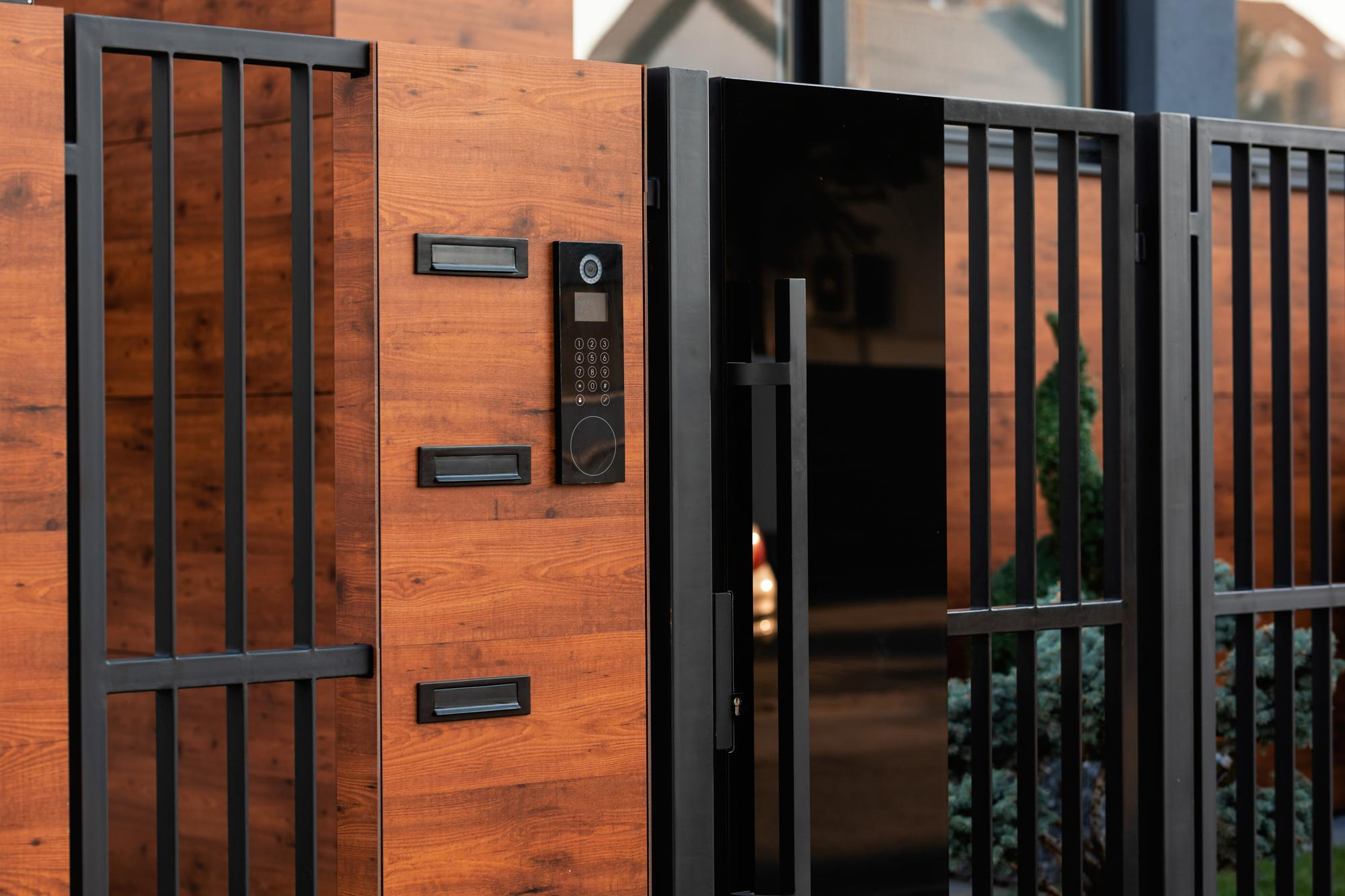 Puerta de seguridad moderna